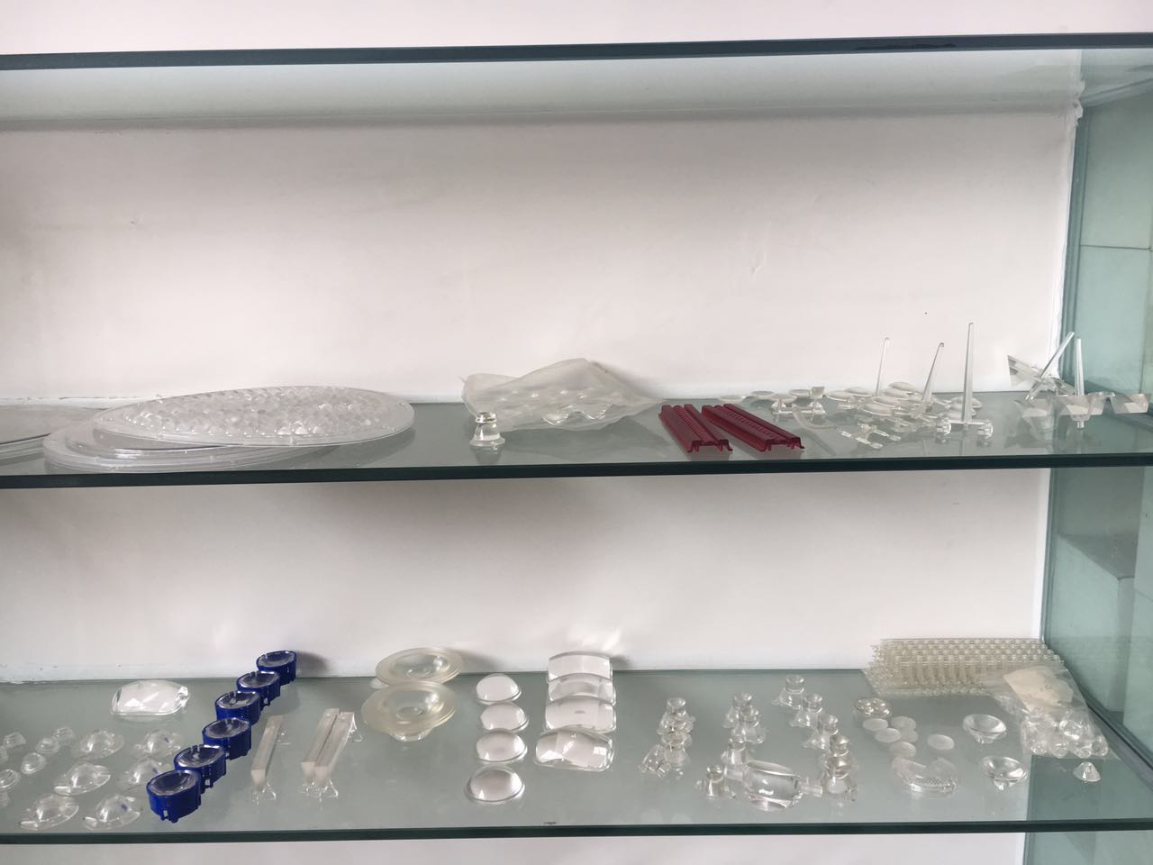 九州(中国)光学透镜展示柜